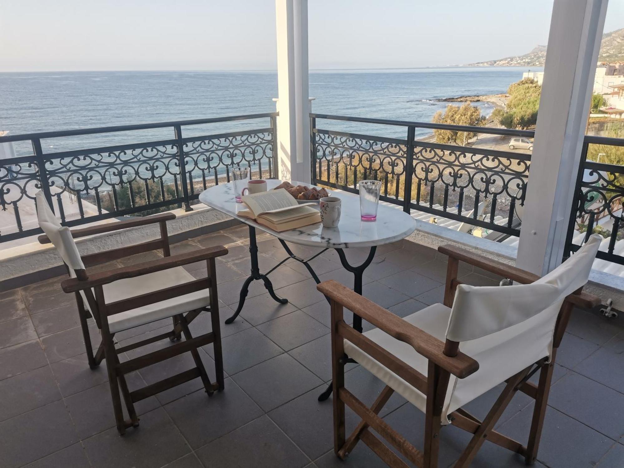 Апартаменты Stratos Sunset House Koutsouras Экстерьер фото